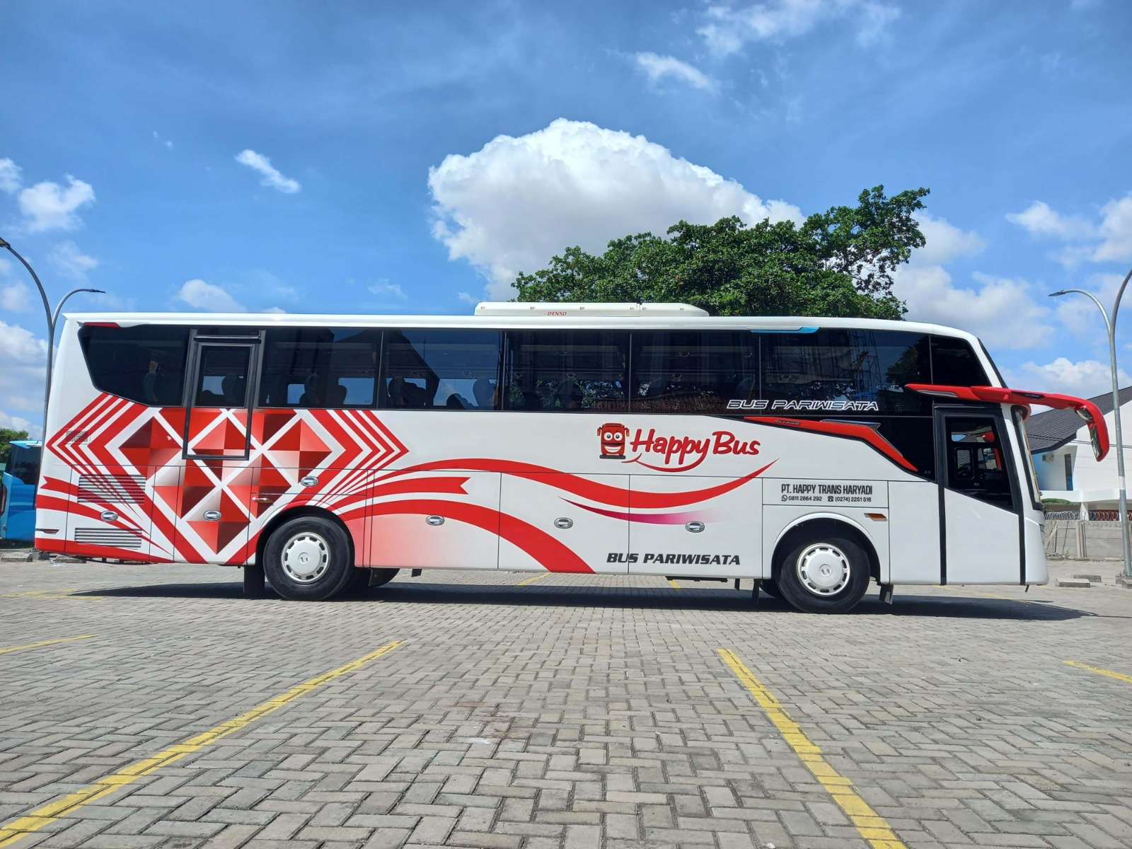 bus pariwisata